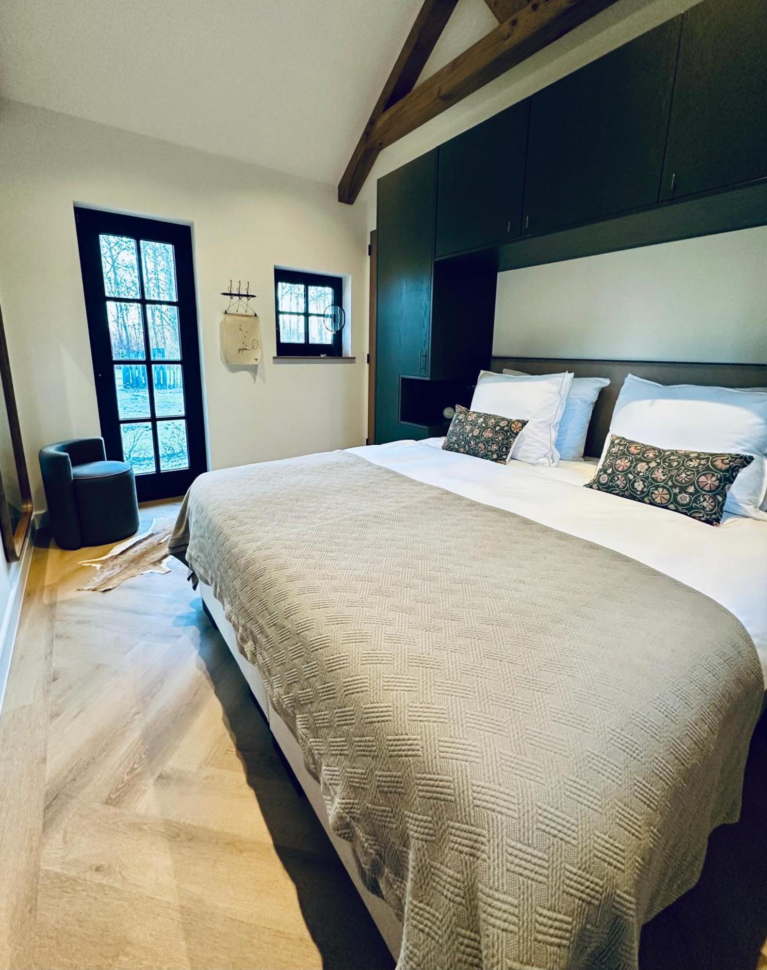 Landhuisje Ter Heide - Charming With Hottub Villa