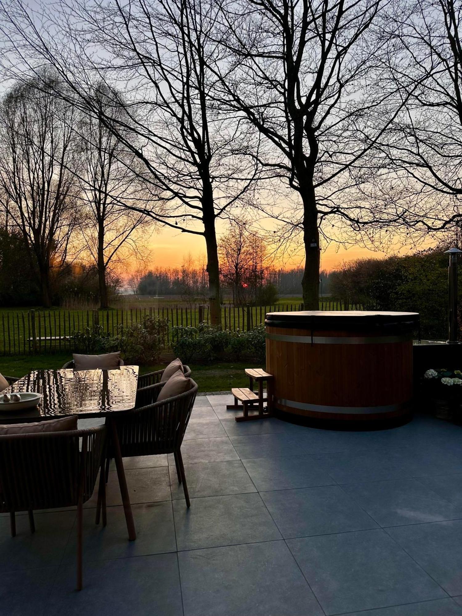 Landhuisje Ter Heide - Charming With Hottub * De Moer